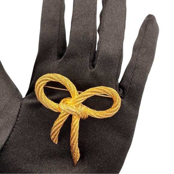 Vintage Christian Dior Gold Bow Brooch w/ Original Box - Picture 11 of 14